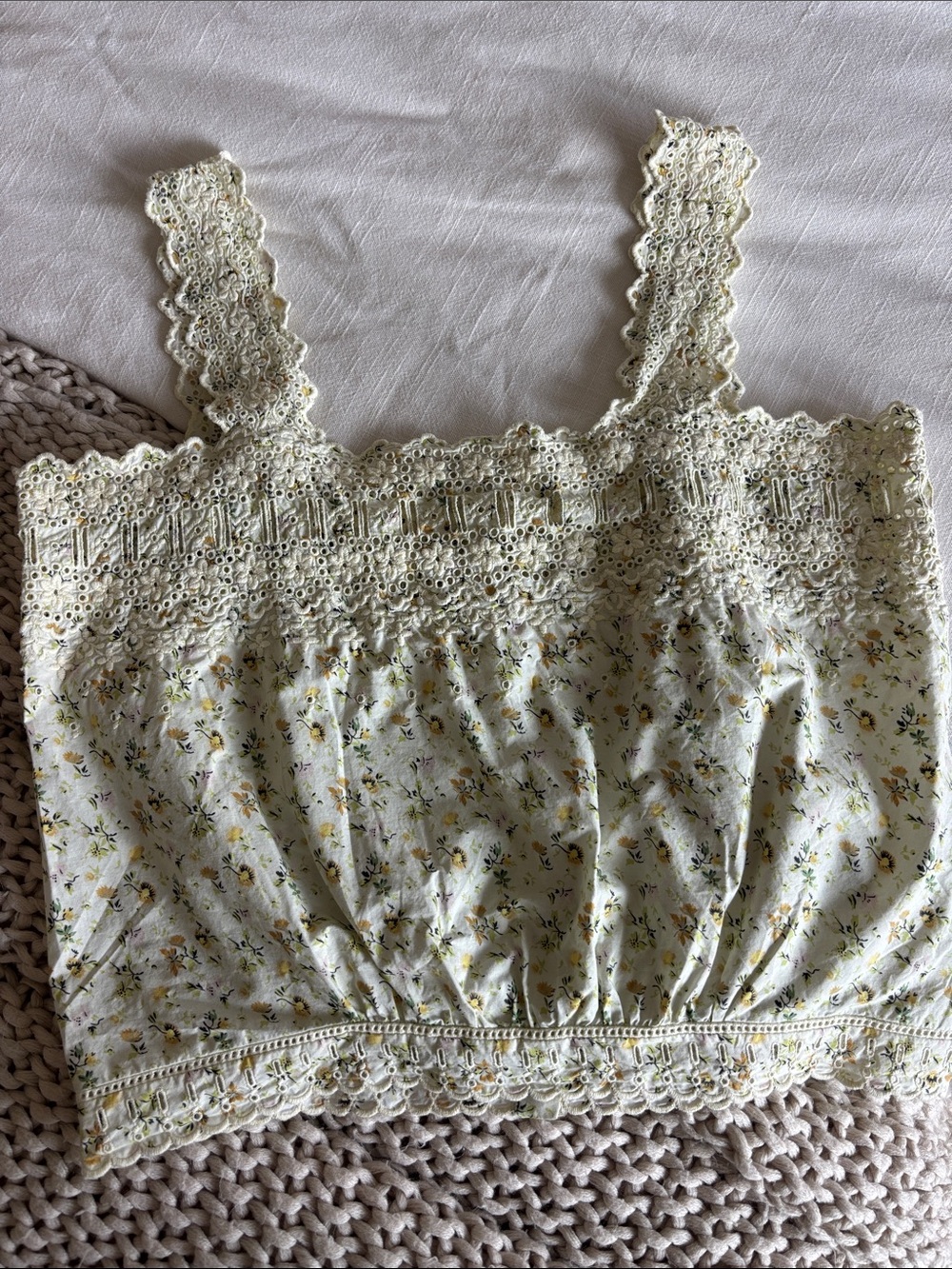 Doen Cream Floral Eyelet Lace Camisole - Picture 3 of 9
